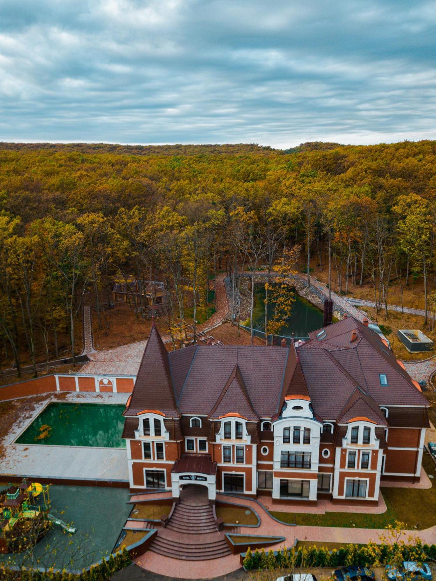 Park Hotel Bristol Ужгород Екстериор снимка