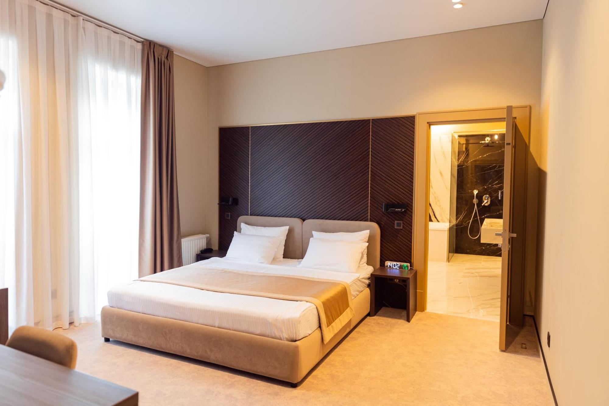 Park Hotel Bristol Ужгород Екстериор снимка