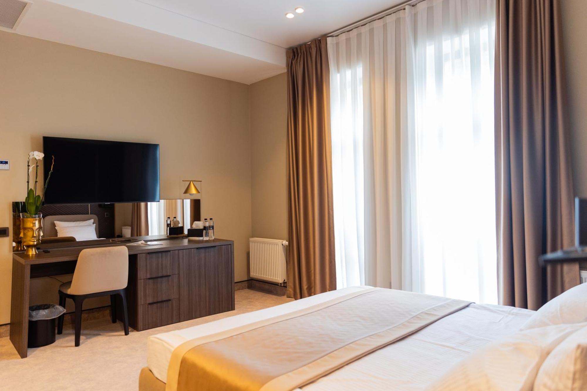 Park Hotel Bristol Ужгород Екстериор снимка