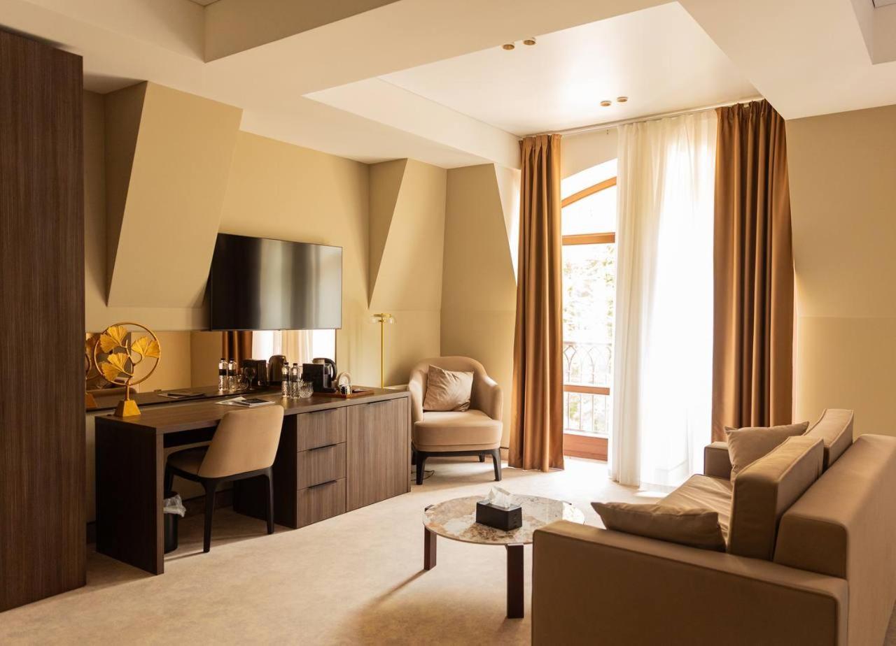 Park Hotel Bristol Ужгород Екстериор снимка