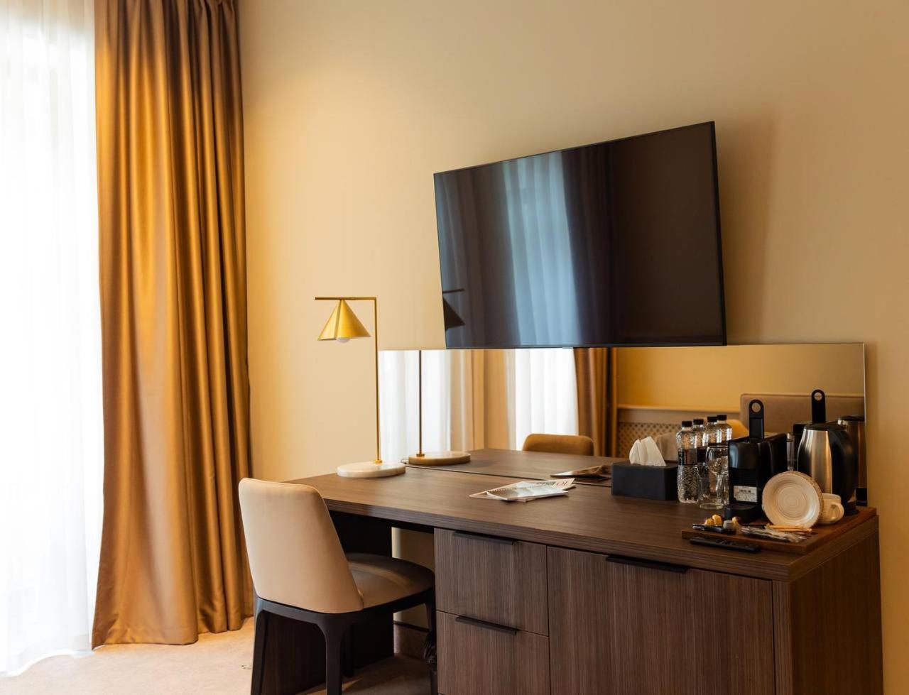 Park Hotel Bristol Ужгород Екстериор снимка