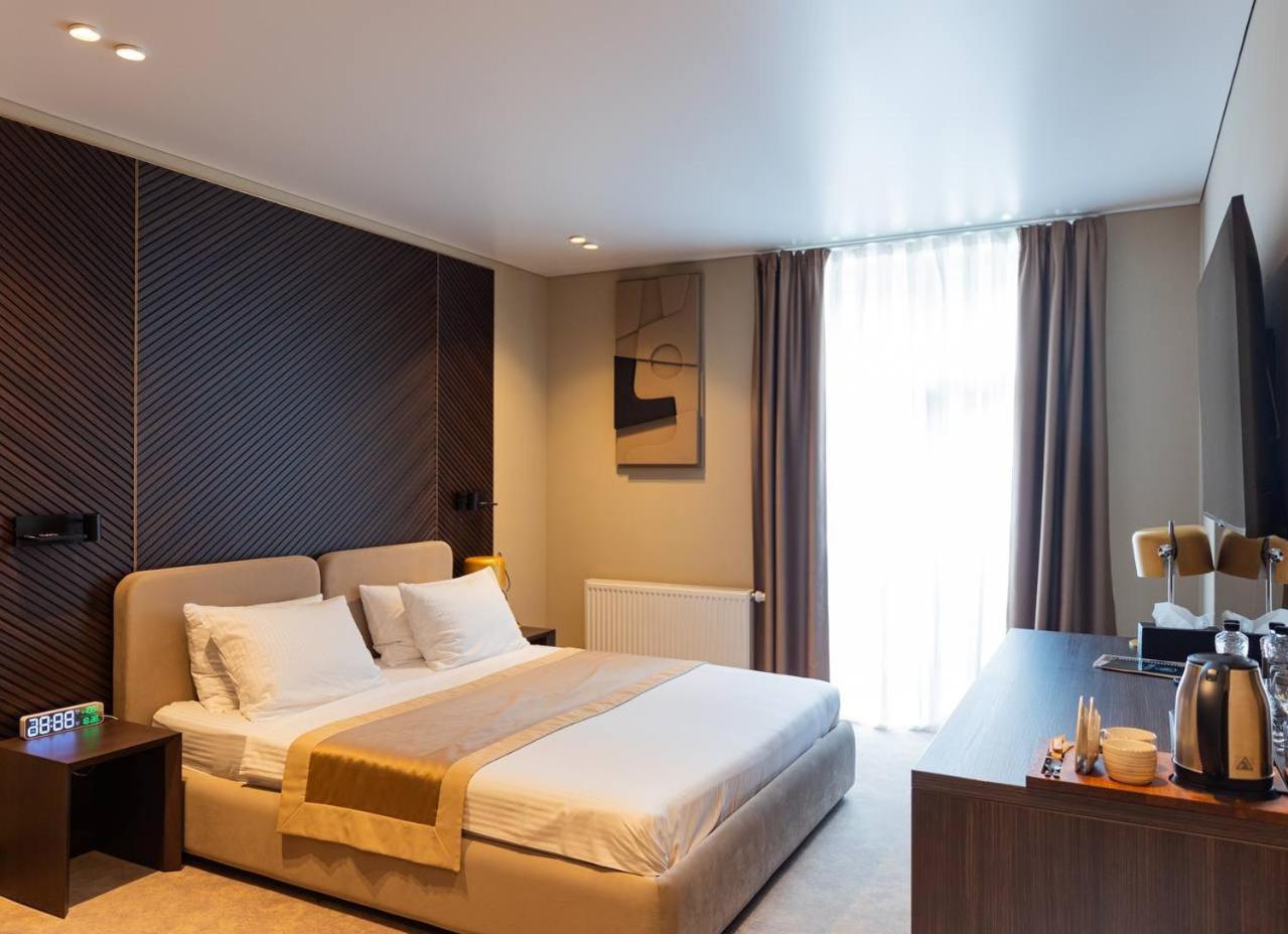 Park Hotel Bristol Ужгород Екстериор снимка